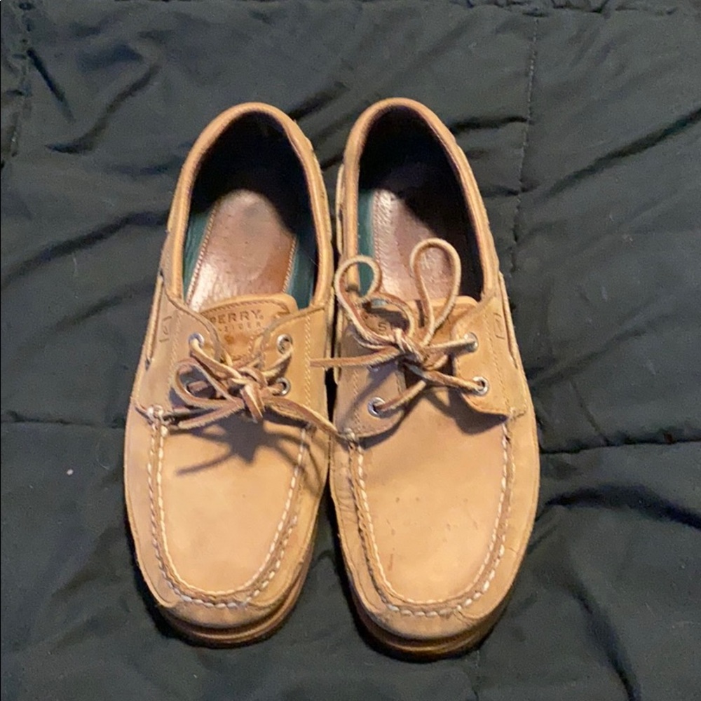 Sperry topsiders